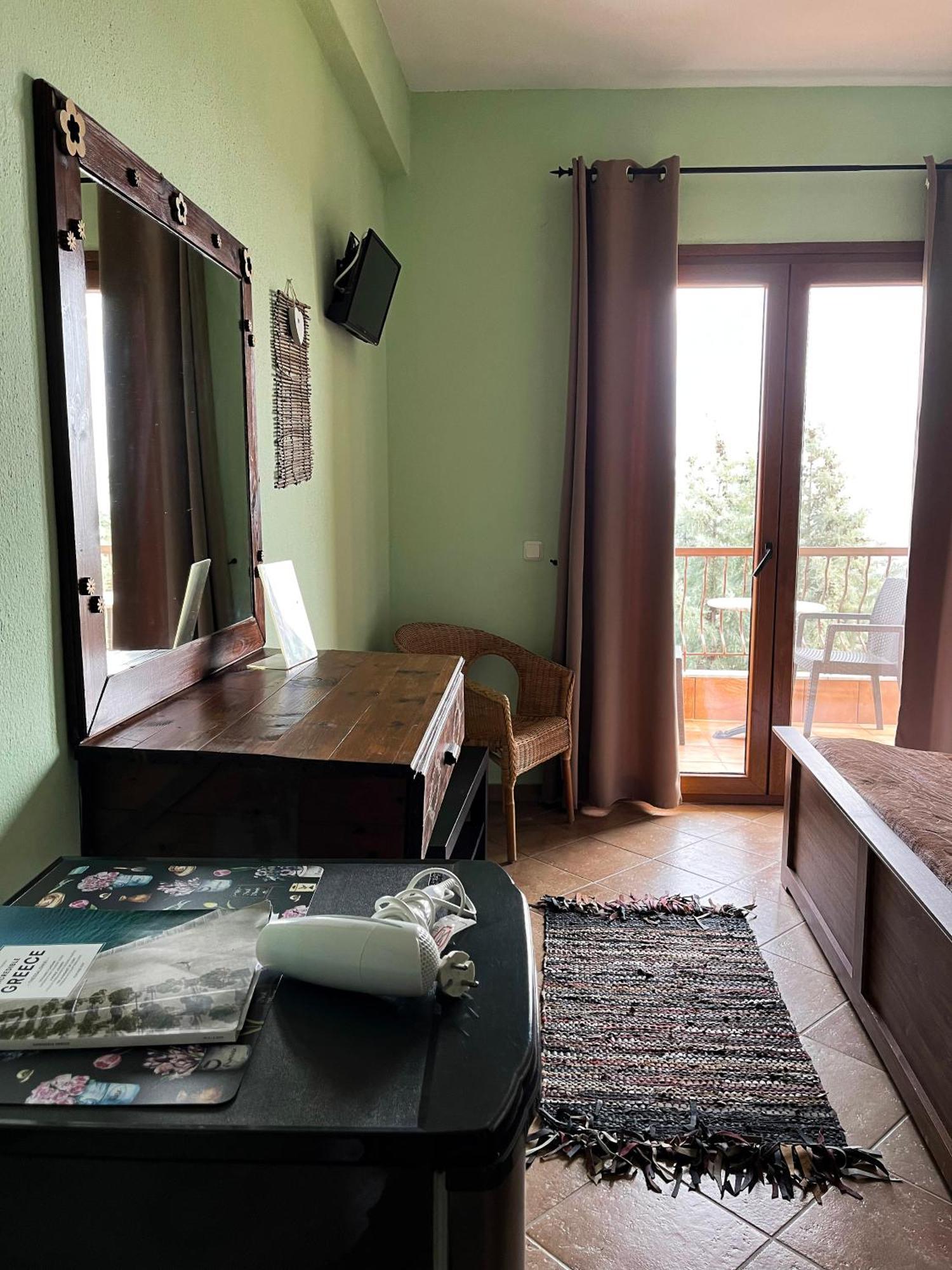 Guesthouse Kerkinitis Lithotopos Ngoại thất bức ảnh